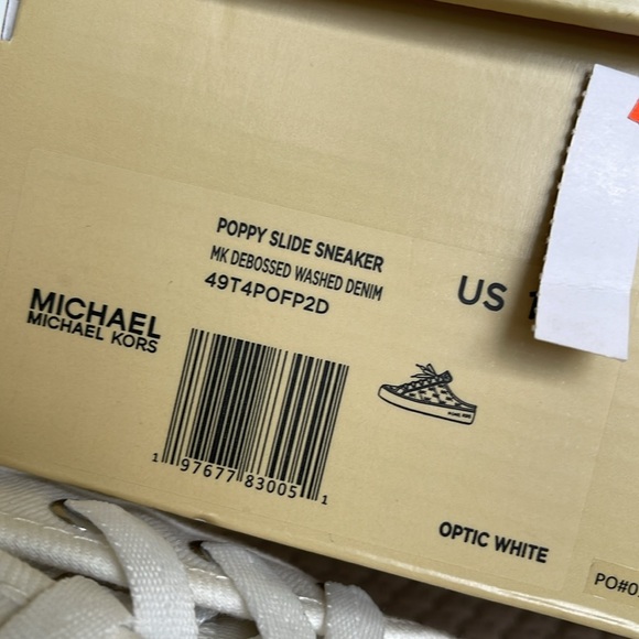 Michael Kors POPPY SLIDE SNEAKERS MK DEBOSSED WASHED DENIM
49T4POFP2D Platforms - Picture 16 of 16